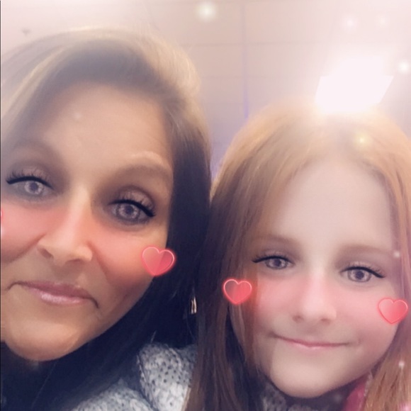 Meet your Posher, Shannon - Picture 2 of 4